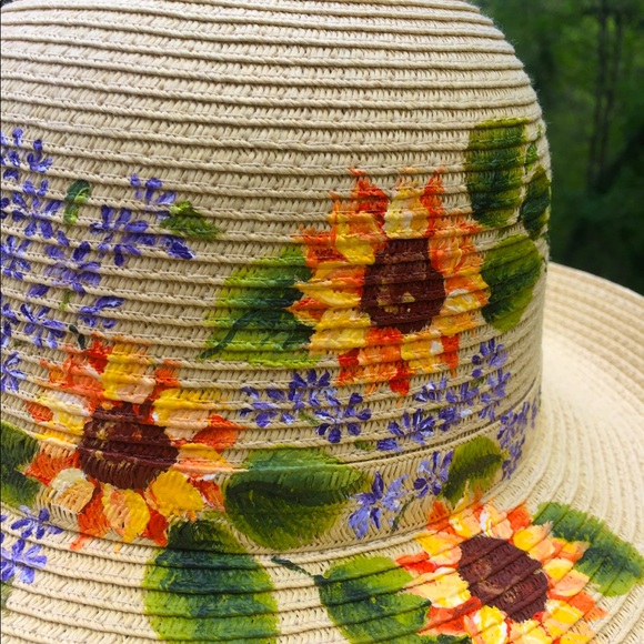 Hand painted bucket hat - Picture 2 of 4